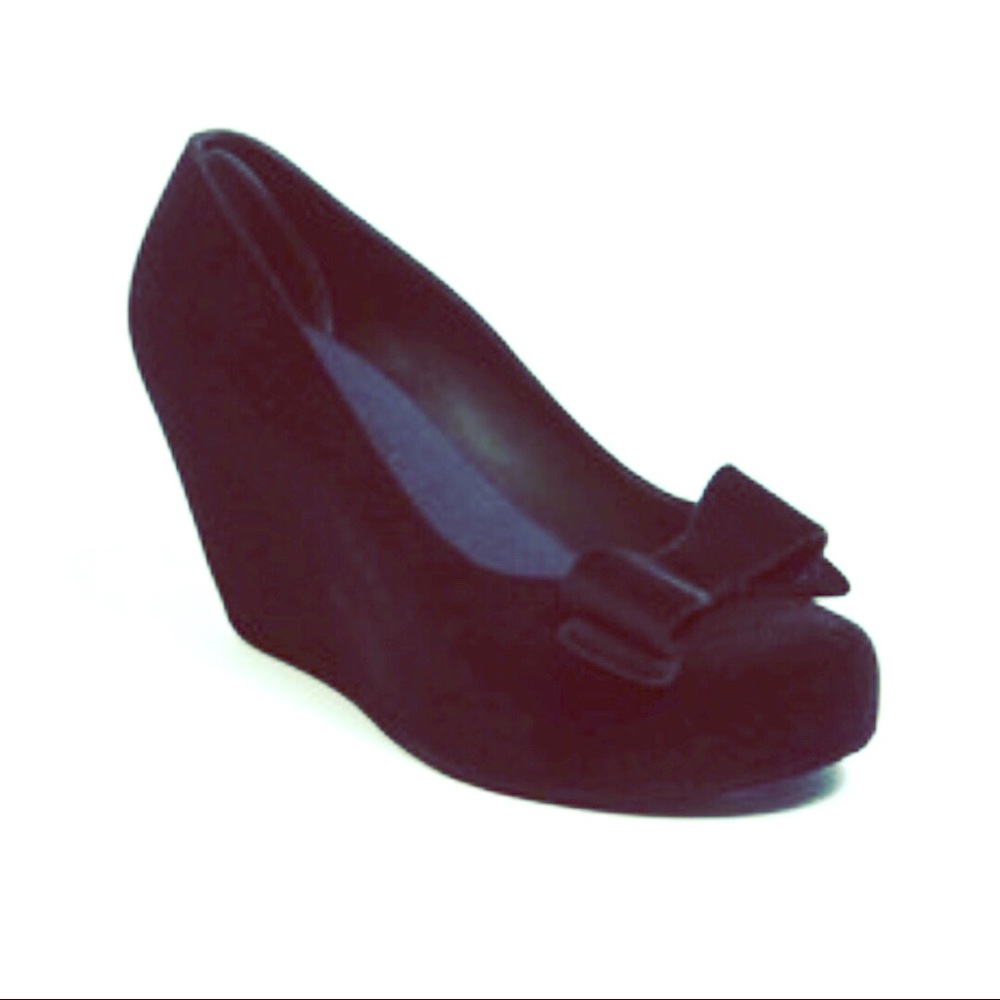 Women’s velvet platform wedge